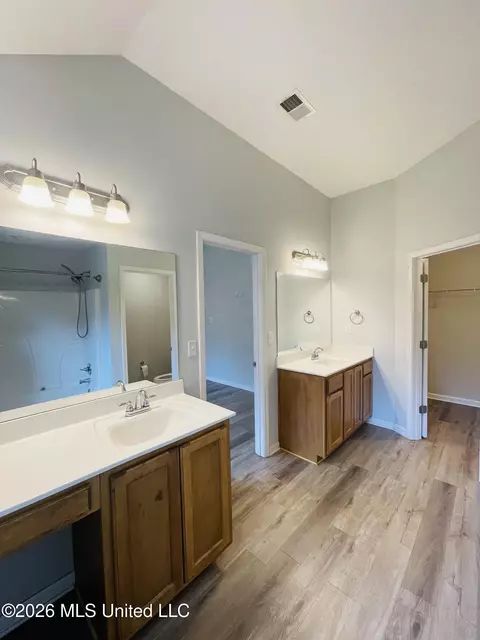 Bath - 109 Flower Cir, Coldwater, MS 38618 photo 1 of 3