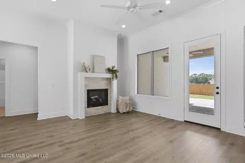 Living - 437 Aurora Cir, Canton, MS 39046 photo 3 of 4