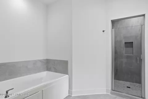 Bath - 437 Aurora Cir, Canton, MS 39046 photo 2 of 4