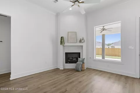 Living - 433 Aurora Cir, Canton, MS 39046 photo 1 of 2