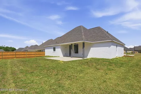 Exterior - 433 Aurora Cir, Canton, MS 39046 photo 4 of 6