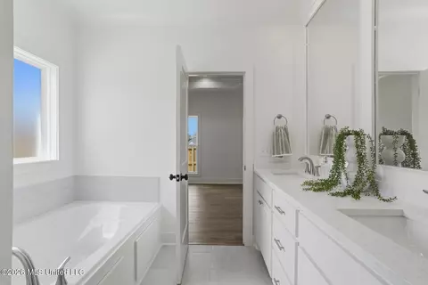 Bath - 433 Aurora Cir, Canton, MS 39046 photo 3 of 4
