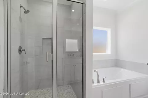 Bath - 433 Aurora Cir, Canton, MS 39046 photo 2 of 4