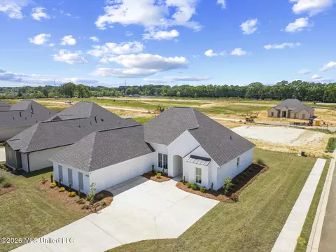 449 Aurora Cir, Canton, MS 39046
