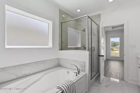 Bath - 449 Aurora Cir, Canton, MS 39046 photo 4 of 7