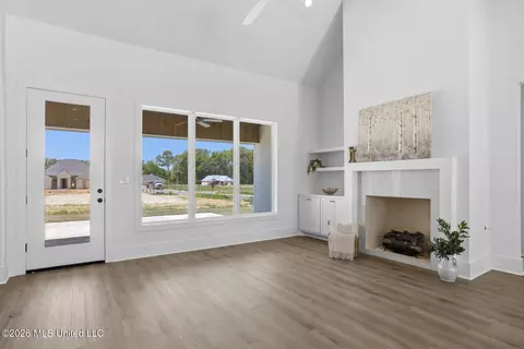 Living - 449 Aurora Cir, Canton, MS 39046 photo 2 of 3