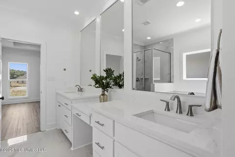 Bath - 449 Aurora Cir, Canton, MS 39046 photo 5 of 7