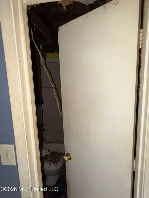Bath - 118 Canterbury Rd, Brandon, MS 39042 photo 1 of 1