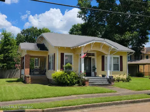 225 S 5th St, Mccomb, MS 39648