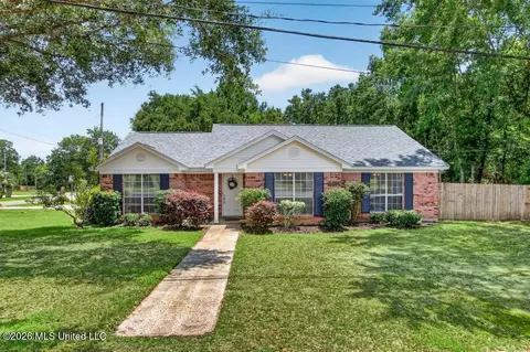56134 Diamondhead Dr, Diamondhead, MS 39525