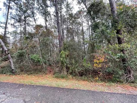 8514 Kono Pl, Diamondhead, MS 39525