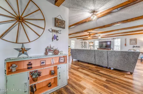 Entry Way - 10 Co Rd 618, Corinth, MS 38834 photo 1 of 3