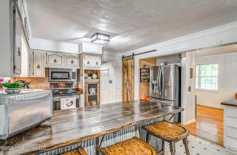 Kitchen - 10 Co Rd 618, Corinth, MS 38834 photo 5 of 7