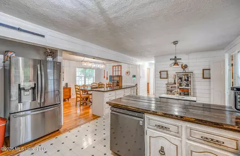 Kitchen - 10 Co Rd 618, Corinth, MS 38834 photo 3 of 7