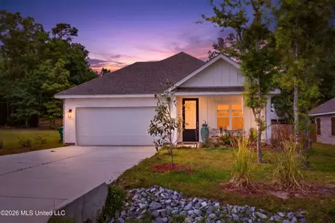 10847 Ala Moana St, Diamondhead, MS 39525