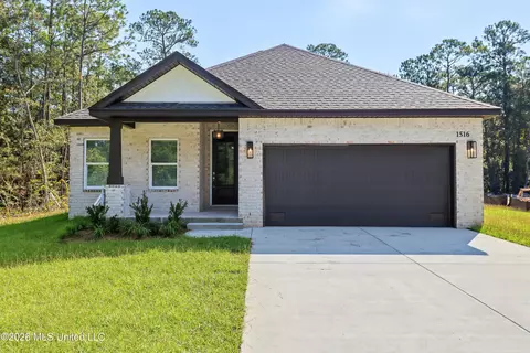 1516 Belle Fontaine Rd, Ocean Springs, MS 39564