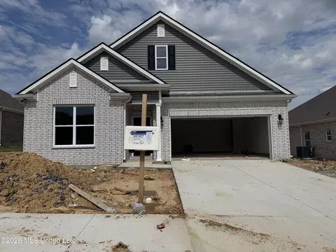 73 Spirit Dance Dr, Byhalia, MS 38611