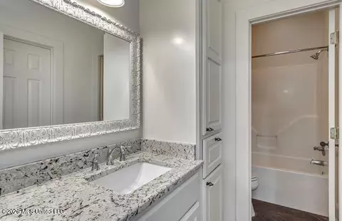 Bath - 404 Locust Cv, Madison, MS 39110 photo 2 of 4
