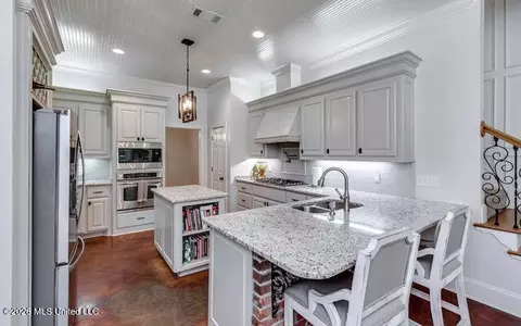 Kitchen - 404 Locust Cv, Madison, MS 39110 photo 1 of 5
