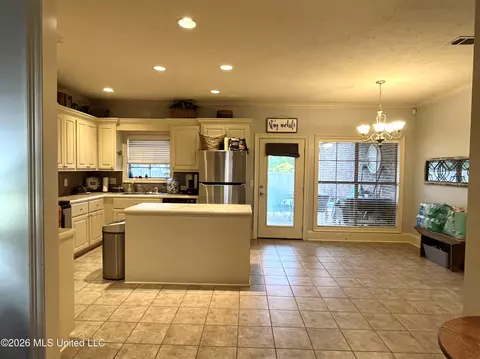 Kitchen - 211 Tucker Dr, Brandon, MS 39042 photo 3 of 3