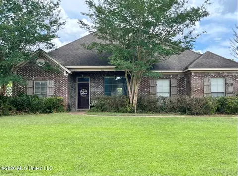 211 Tucker Dr, Brandon, MS 39042