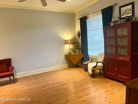 Living - 211 Tucker Dr, Brandon, MS 39042 photo 3 of 3