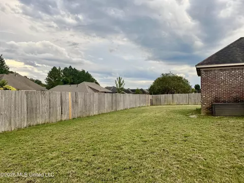 Exterior - 211 Tucker Dr, Brandon, MS 39042 photo 2 of 3