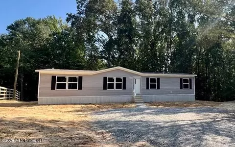 450 Old Enochs Rd, Florence, MS 39073