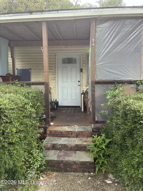 1107 Roosevelt St, Picayune, MS 39466