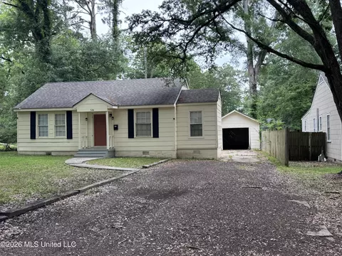 528 Woodbury Rd, Jackson, MS 39206