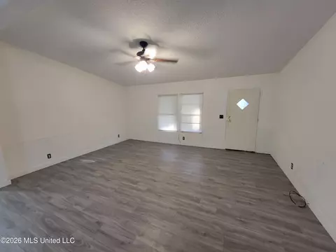 Living - 2427 Lawrence Hazel Rd, Lawrence, MS 39336 photo 2 of 3