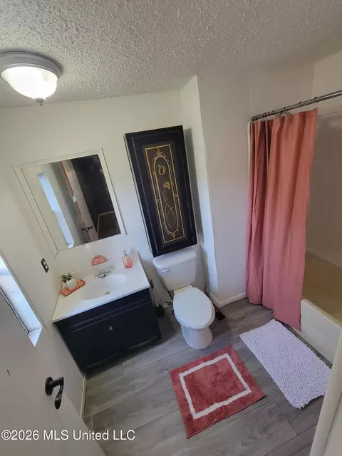 Bath - 2427 Lawrence Hazel Rd, Lawrence, MS 39336 photo 1 of 4