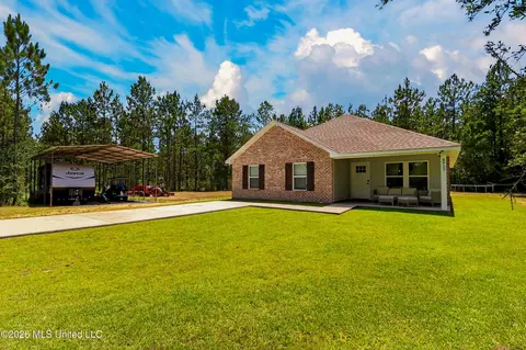 8620 Mint Julep Dr, Perkinston, MS 39573