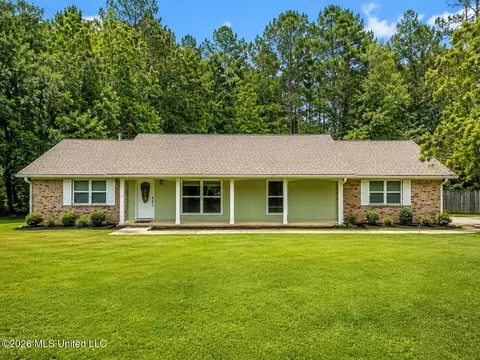 2416 Robertsdale Rd, Gautier, MS 39553