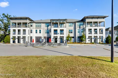 2501 Bienville Blvd, Ocean Springs, MS 39564