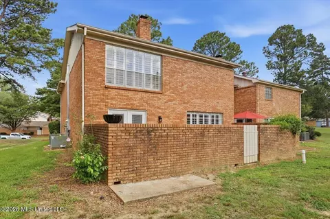 Exterior - 105 Longbranch Dr, Brandon, MS 39042 photo 5 of 6