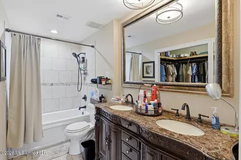 Bath - 105 Longbranch Dr, Brandon, MS 39042 photo 1 of 2