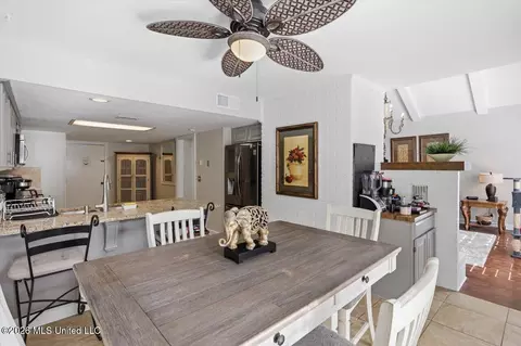 Dining - 105 Longbranch Dr, Brandon, MS 39042 photo 2 of 2