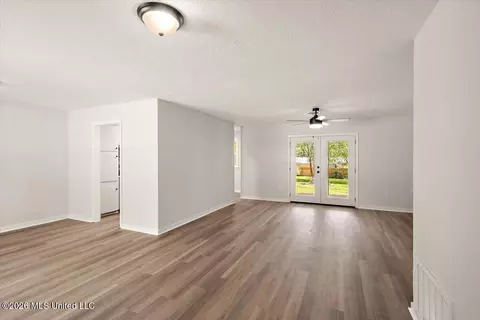 Living - 2355 Upper Dr, Pearl, MS 39208 photo 2 of 5