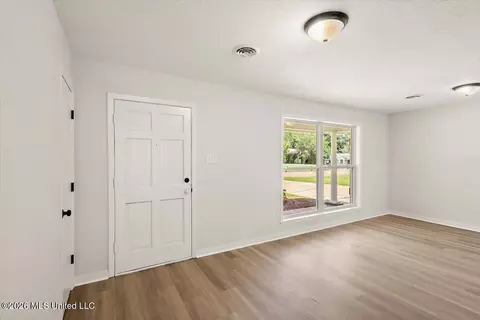 Living - 2355 Upper Dr, Pearl, MS 39208 photo 1 of 5