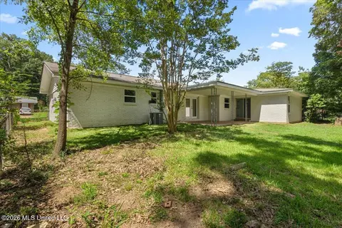Exterior - 2355 Upper Dr, Pearl, MS 39208 photo 4 of 5