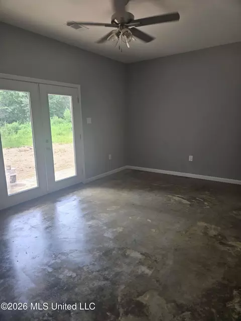 Living - 111 Ridge Rd, Sarah, MS 38665 photo 1 of 1