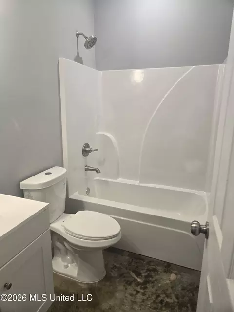 Bath - 111 Ridge Rd, Sarah, MS 38665 photo 1 of 4