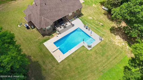 Exterior - 8980 Kerri Ruth Rd, Hernando, MS 38632 photo 8 of 8