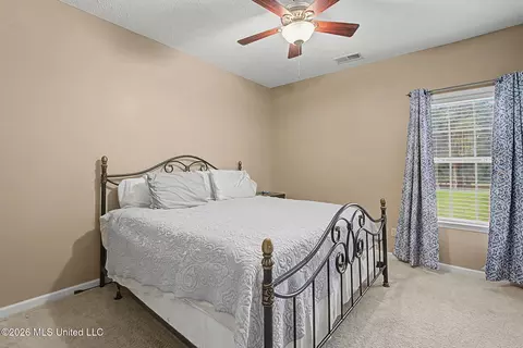 Bedroom - 8980 Kerri Ruth Rd, Hernando, MS 38632 photo 3 of 5