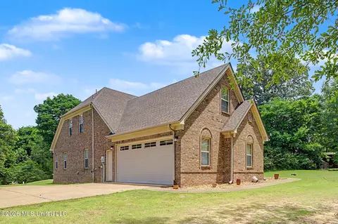 Exterior - 8980 Kerri Ruth Rd, Hernando, MS 38632 photo 3 of 8