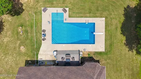 Exterior - 8980 Kerri Ruth Rd, Hernando, MS 38632 photo 7 of 8