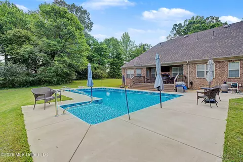 Exterior - 8980 Kerri Ruth Rd, Hernando, MS 38632 photo 5 of 8