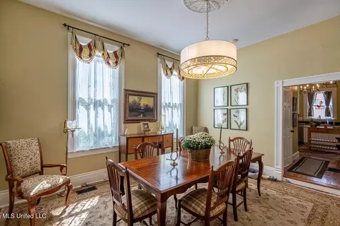 Dining - 612 State St, Natchez, MS 39120 photo 1 of 4