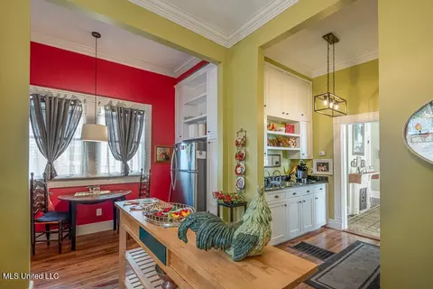 Kitchen - 612 State St, Natchez, MS 39120 photo 7 of 8